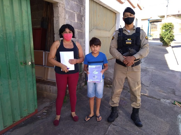 Sargento Marcos Antônio Ozorio  foi o responsável por entregar o PET na casa do Rafael. Foto: Arquivo Pessoal